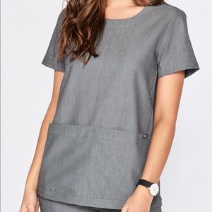 Figs Rama Crewneck Scrub Top in Graphite
